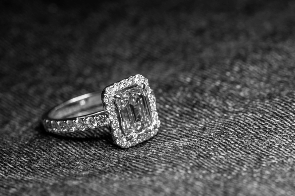 Baget Pırlanta Yüzük Kimlere Yakışır? Parmak Tipine Göre Doğru Seçim Rehberi