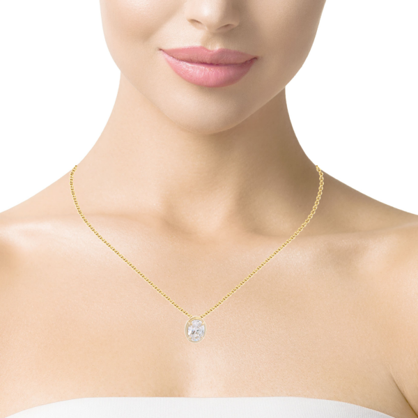 Zirkon Oval Taşlı Dört Tırnaklı Çerçeve İçi Şık Tek Taş Yeşil Altın Kolye