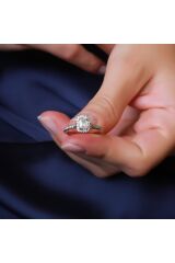 Pırlanta Emerald Kesim Kolları Taşlı Beyaz Altın Yüzük