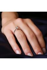 Pırlanta Takoz Tırnak Klasik Tektaş Beyaz Altın Yüzük