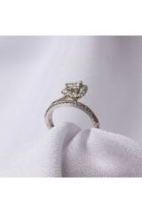 Pırlanta Kalp Detaylı Yarımtur Beyaz Altın Yüzük