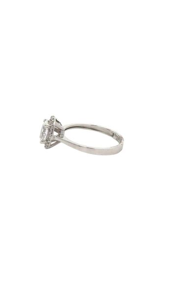 Zirkon Oval Kesim Beyaz Altın Yüzük