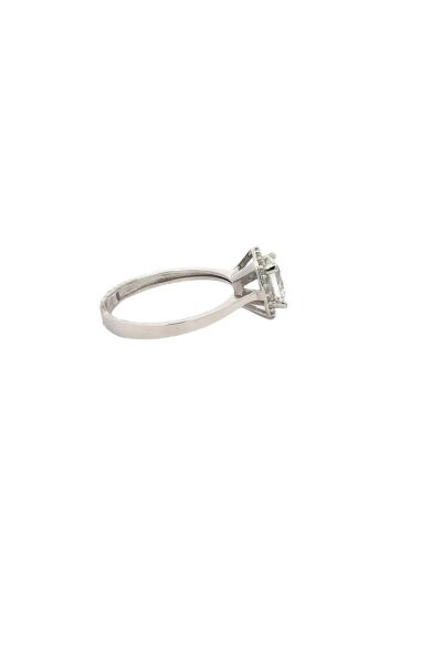 Zirkon Oval Kesim Beyaz Altın Yüzük