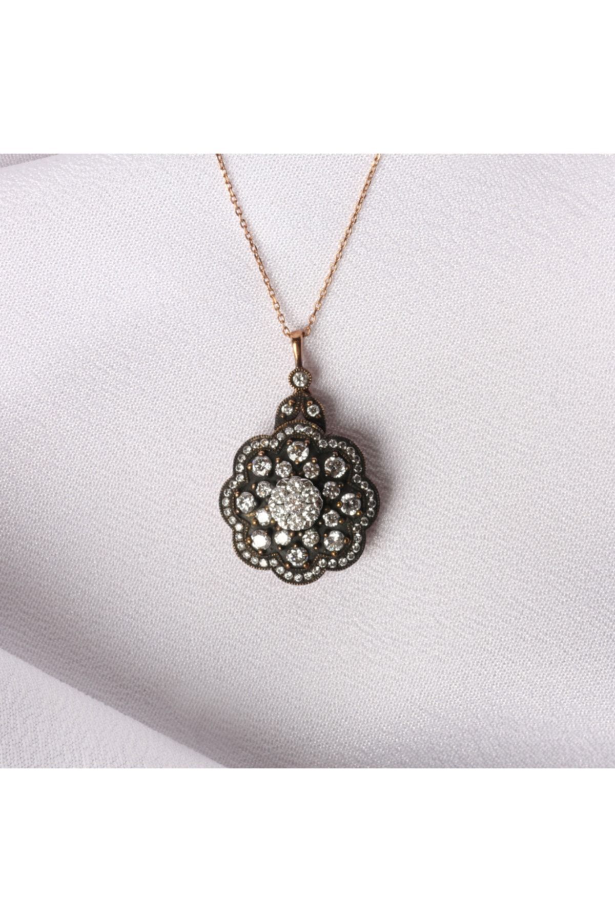 Elmas Coronet Gül Model Rose Altın Kolye